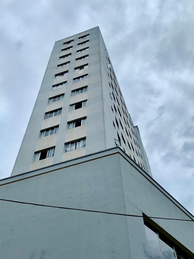 Bigorrilho: Amplo, Moderno E Bem Localizado Apartment